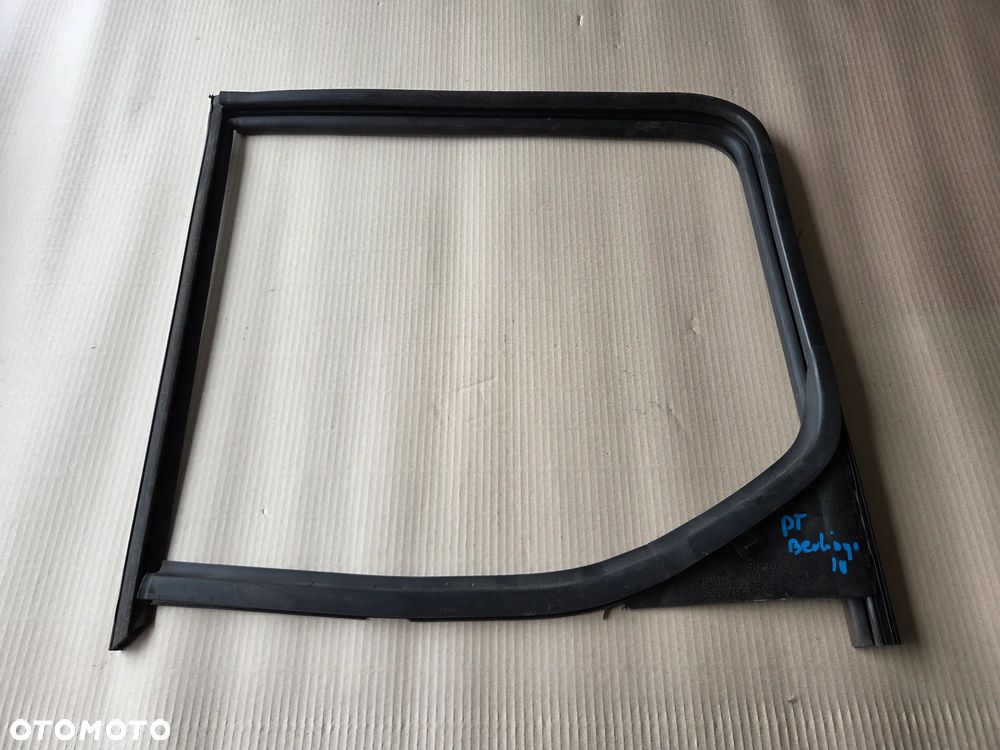 Uszczelka szyby drzwi prawy tył Citroen Berlingo IV - 1
