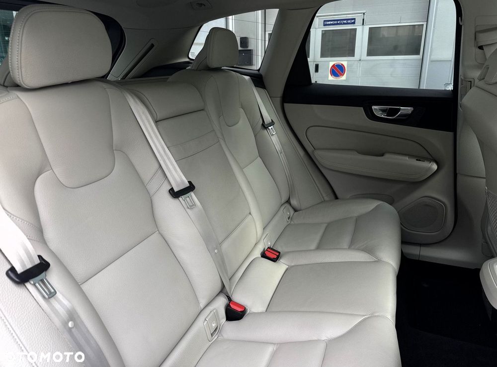Volvo XC 60 - 25