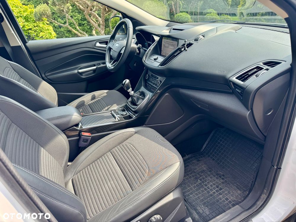 Ford Kuga - 11