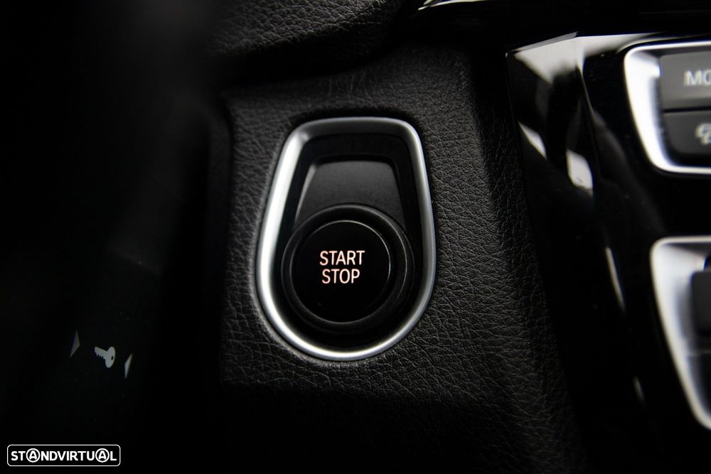 BMW 330 e iPerformance Pack M - 31