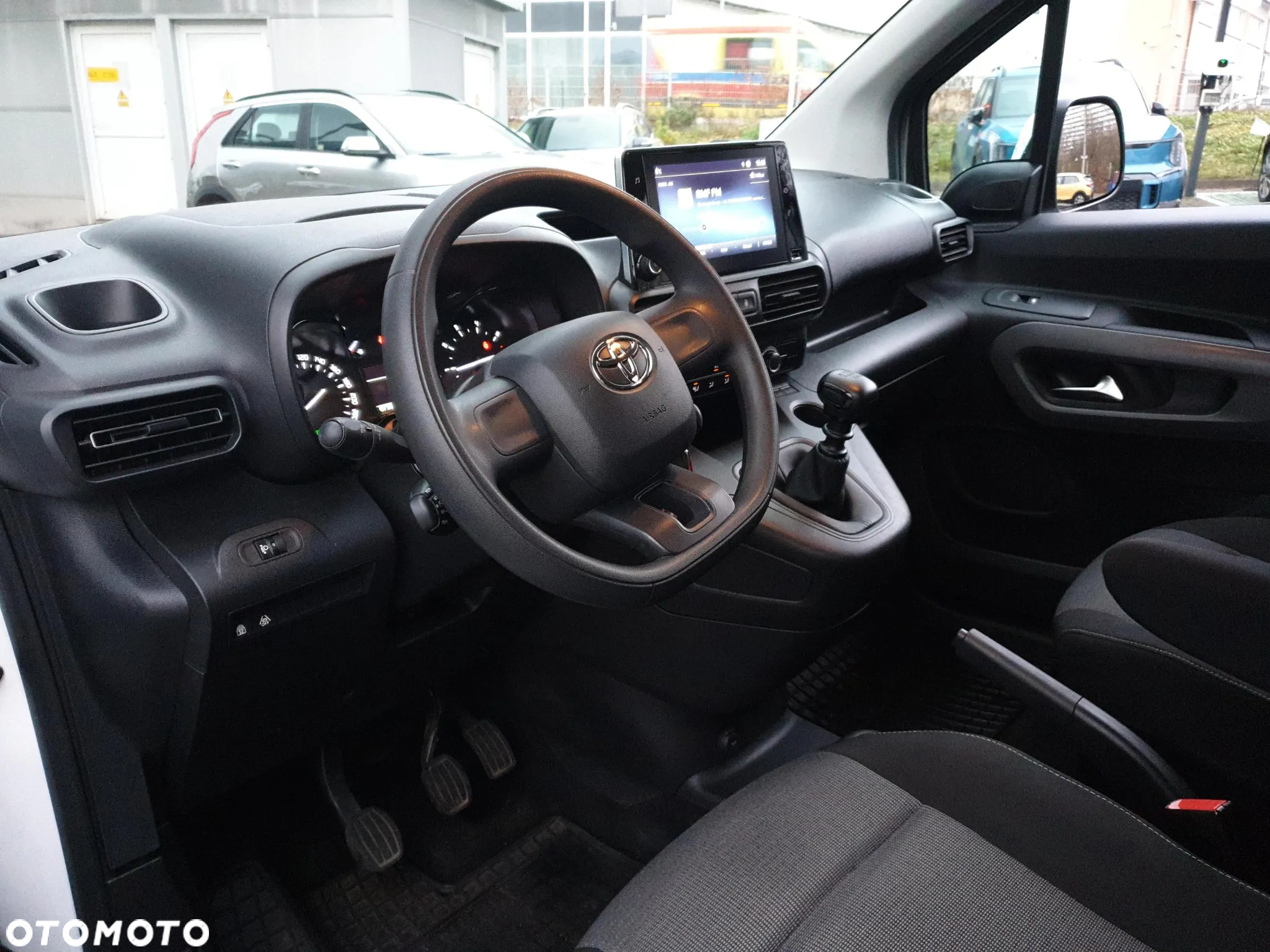 Toyota Proace City Verso 1.2 D-4T Business - 9