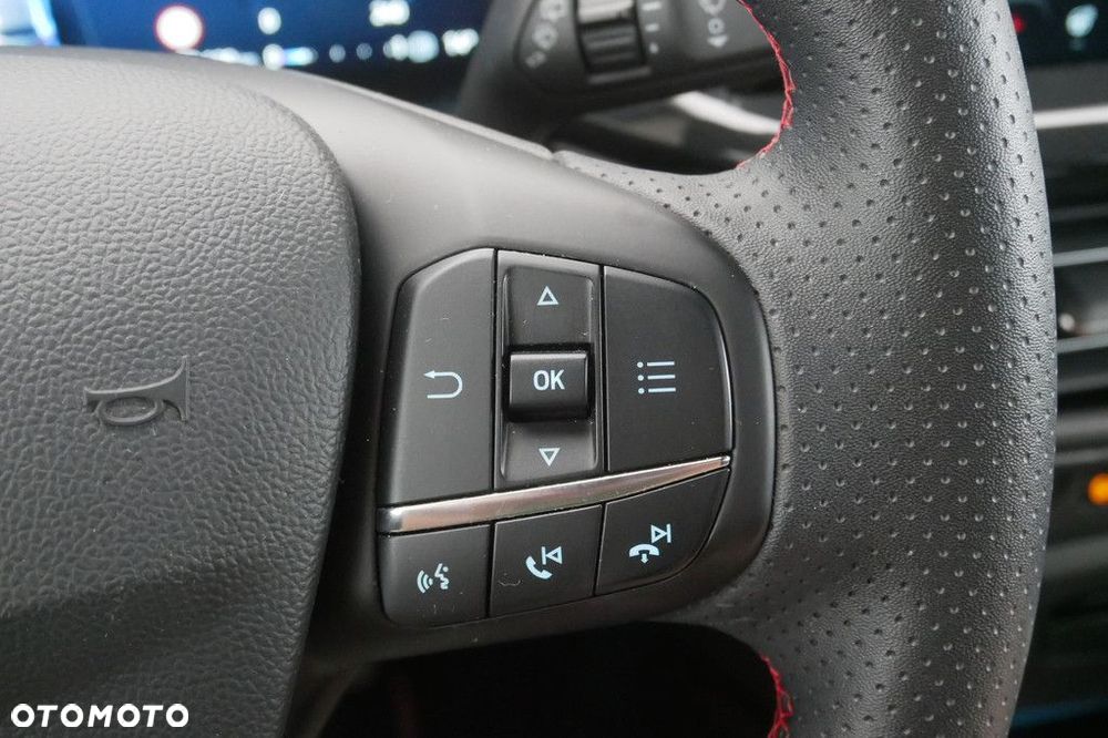 Ford Focus 1.0 EcoBoost mHEV ST-Line X - 28