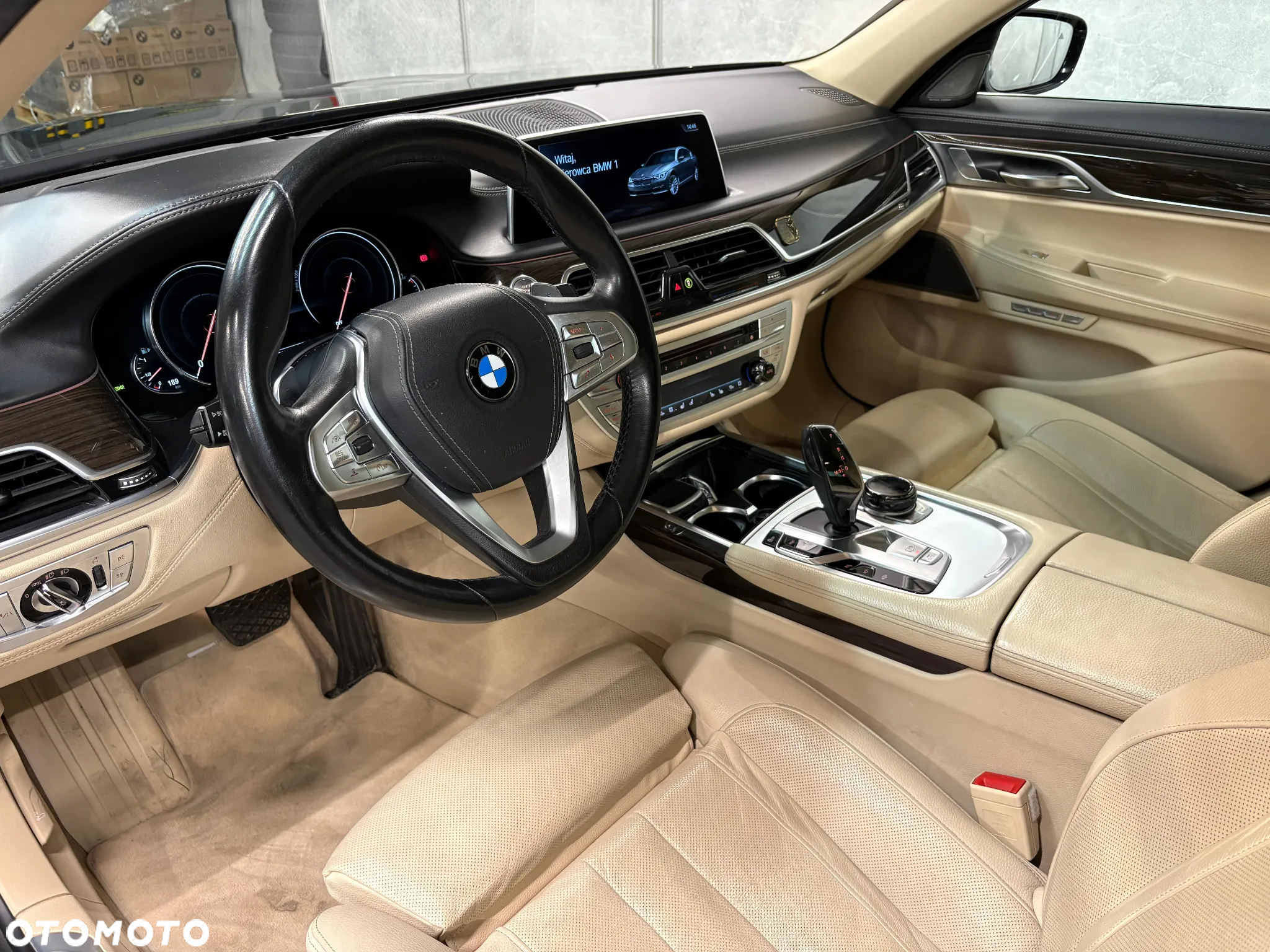 BMW Seria 7 750Li xDrive - 12