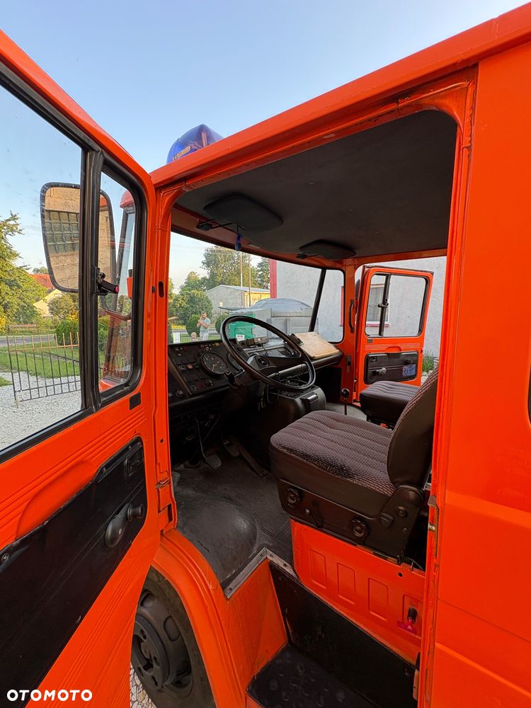 Mercedes-Benz 407D - 7