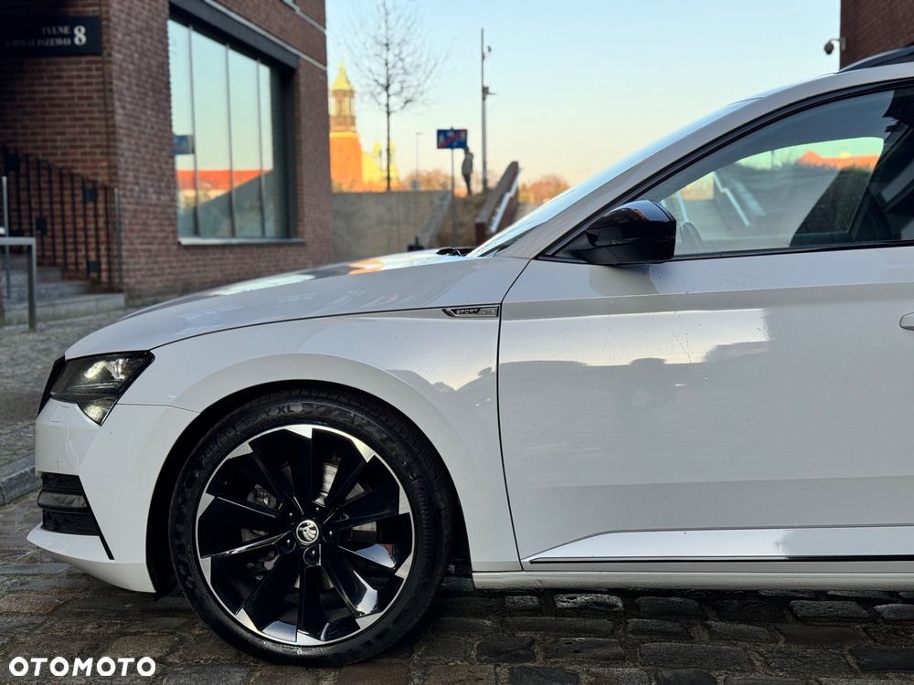 Skoda Superb 2.0 TDI SCR Sportline DSG - 24