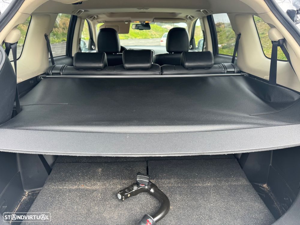 Mitsubishi Outlander 2.2 DI-D Instyle Navi - 24