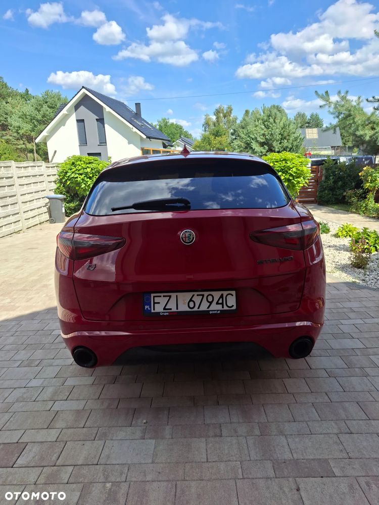 Alfa Romeo Stelvio 2.0 Turbo Veloce Q4 - 4