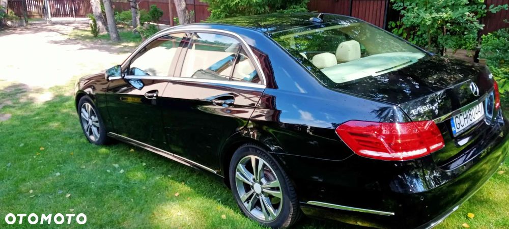 Mercedes-Benz Klasa E 300 4-Matic Classic - 5