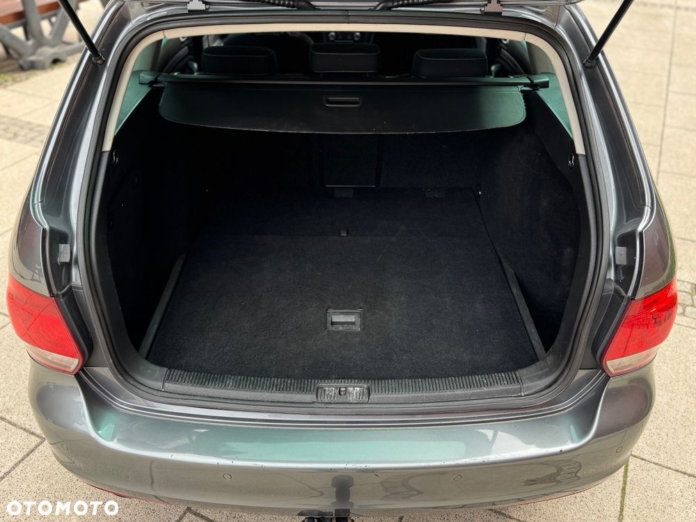 Volkswagen Golf 1.6 TDI DPF BlueMotion Technology MATCH - 16