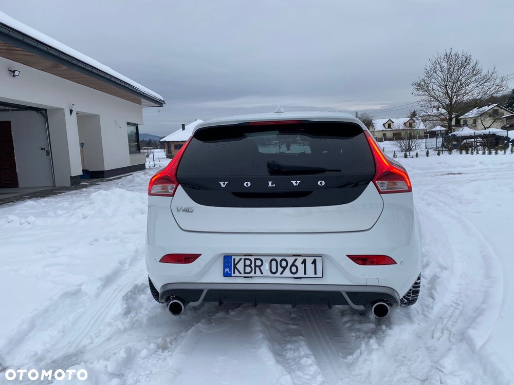 Volvo V40 D3 R Design - 6