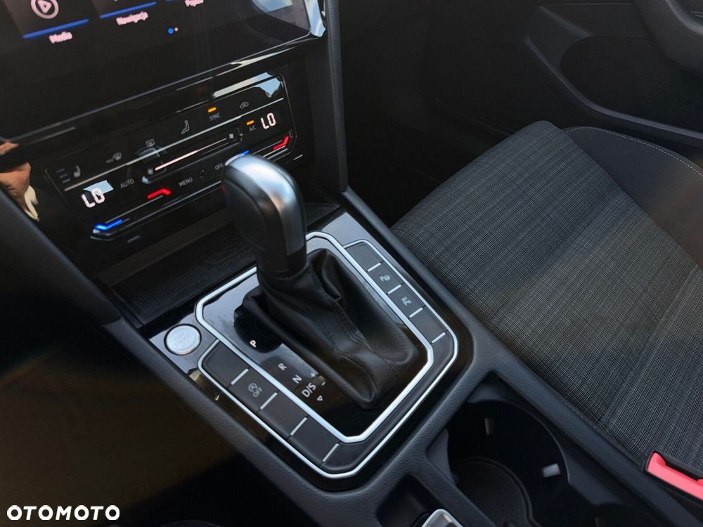 Volkswagen Passat Variant 2.0 TDI EVO Business DSG - 25