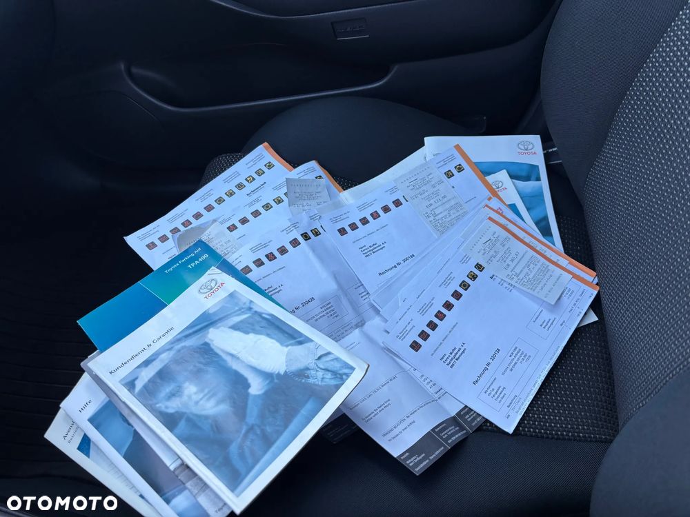 Toyota Avensis 1.8 VVT-i Executive - 33