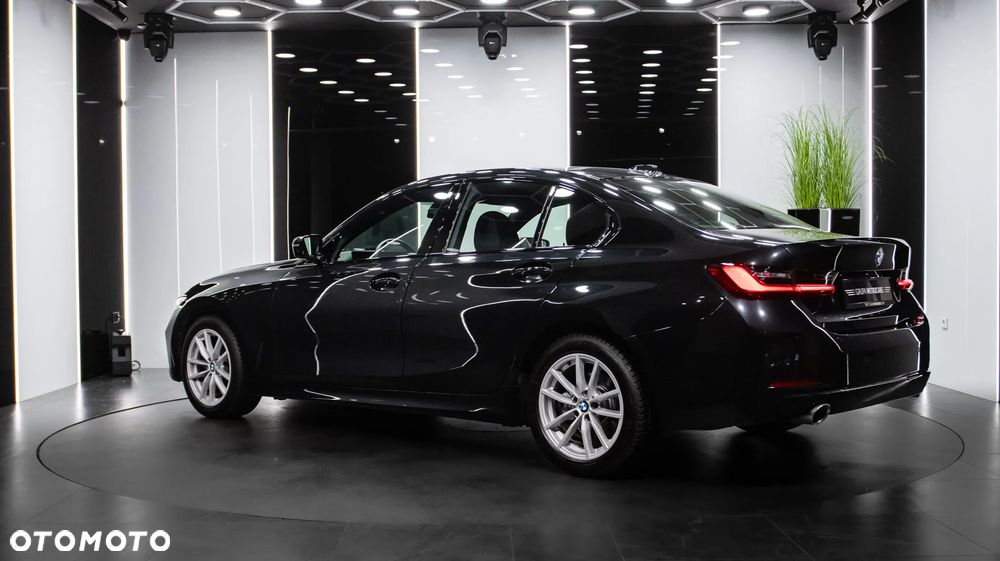BMW Seria 3 318i Sport Line - 4