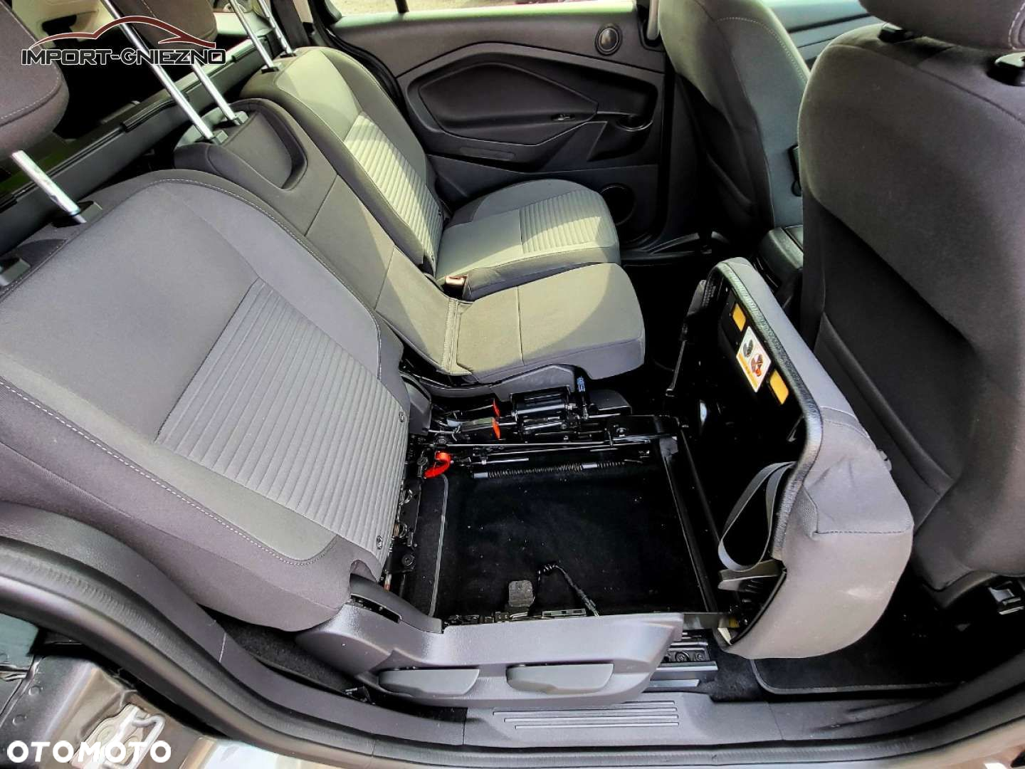 Ford Grand C-MAX - 22