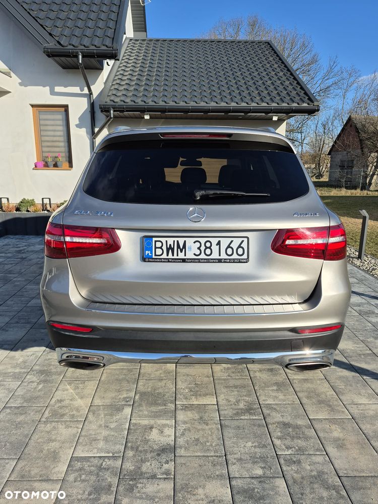 Mercedes-Benz GLC 300 4Matic 9G-TRONIC - 4