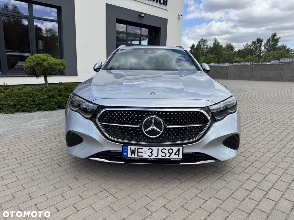 Mercedes-Benz Klasa E 200 mHEV 4-Matic Avantgarde 9G-Tronic - 2
