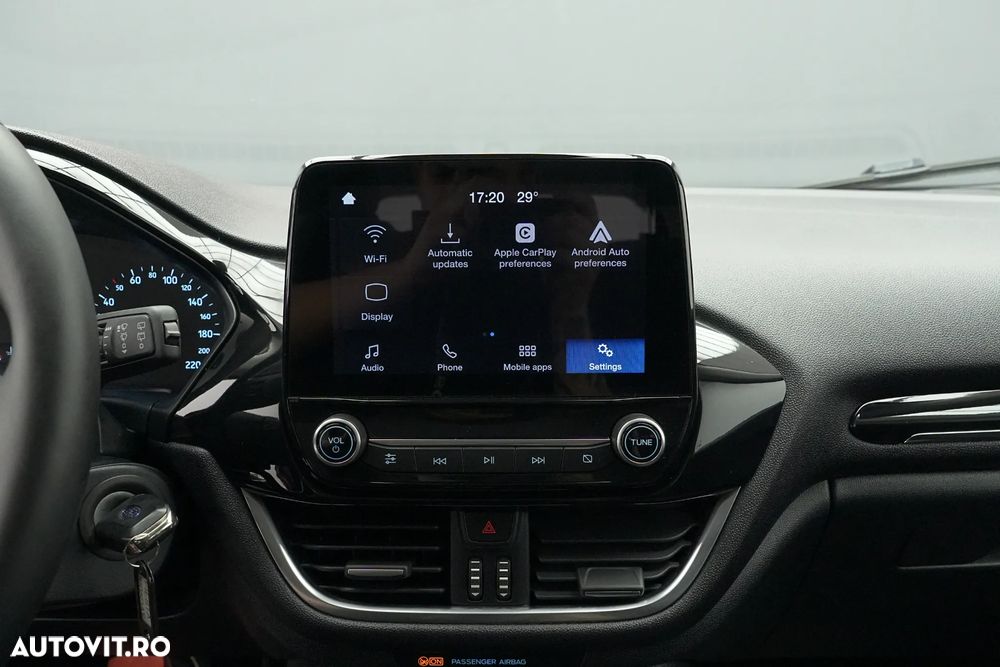 Ford Fiesta 1.1 S&S TITANIUM - 21