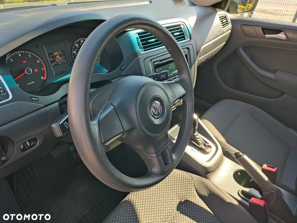 Volkswagen Jetta - 18