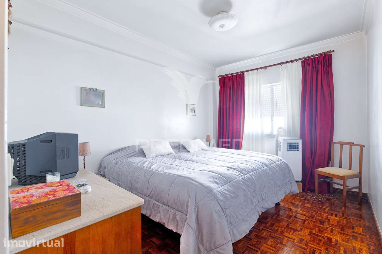 Apartamento T3 com 134 m², duas entradas independentes e arrecadaçã... - Grande imagem: 5/37