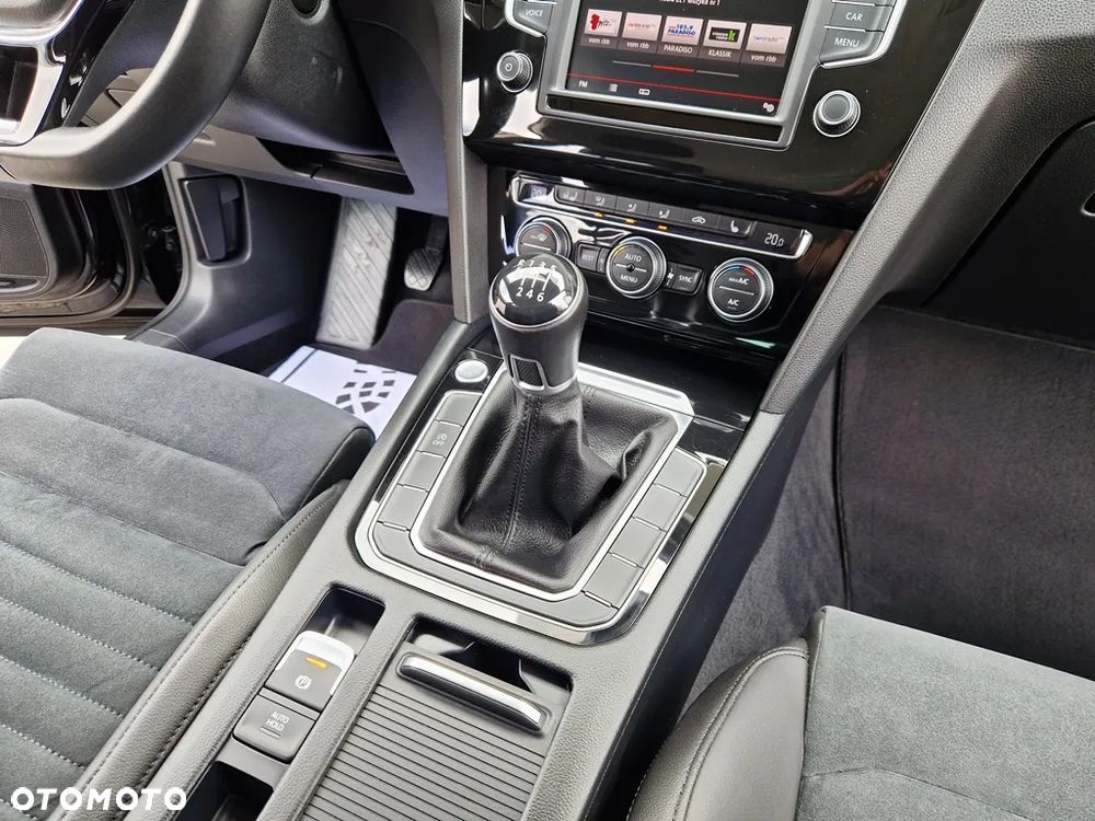Volkswagen Passat 2.0 TDI (BlueMotion Technology) Highline - 29