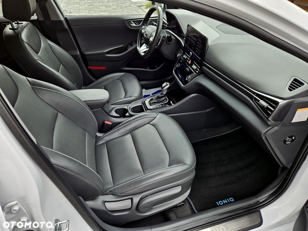Hyundai IONIQ 1.6 GDI Premium - 29