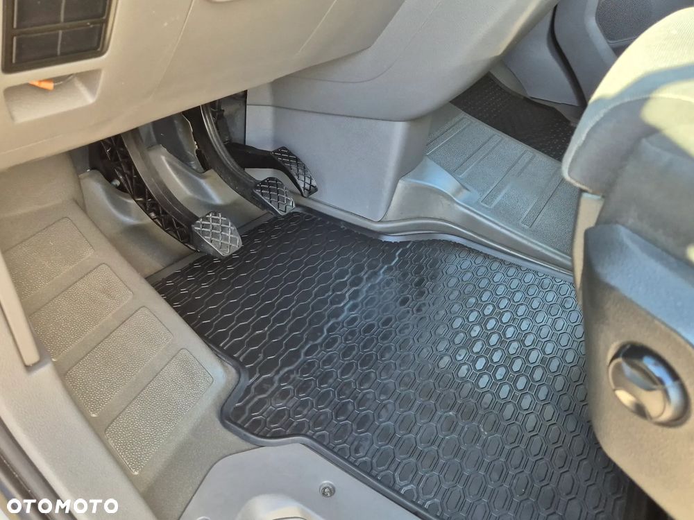 Volkswagen CRAFTER/IGLOOCAR - 34