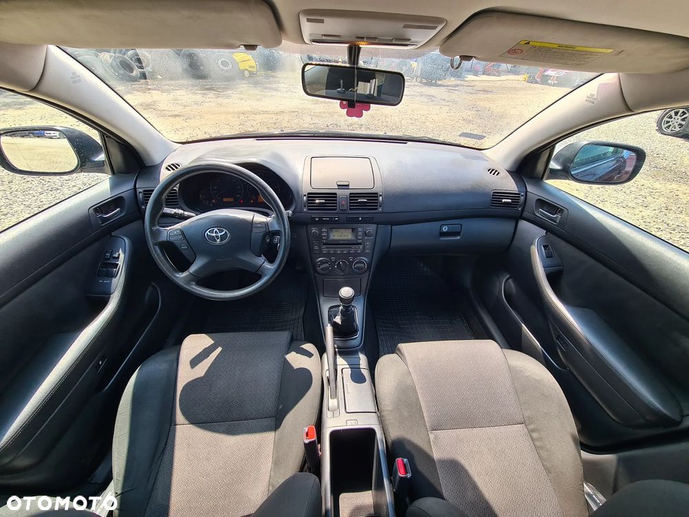 Toyota Avensis - 30