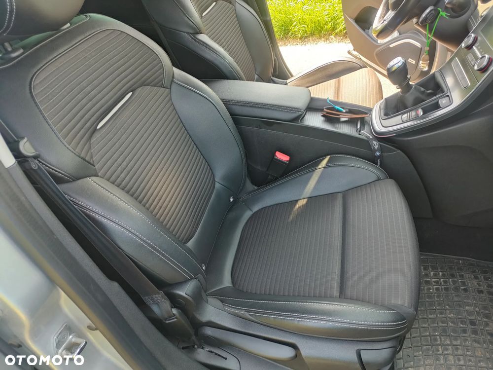 Renault Scenic 1.6 dCi Energy Bose EU6 - 20