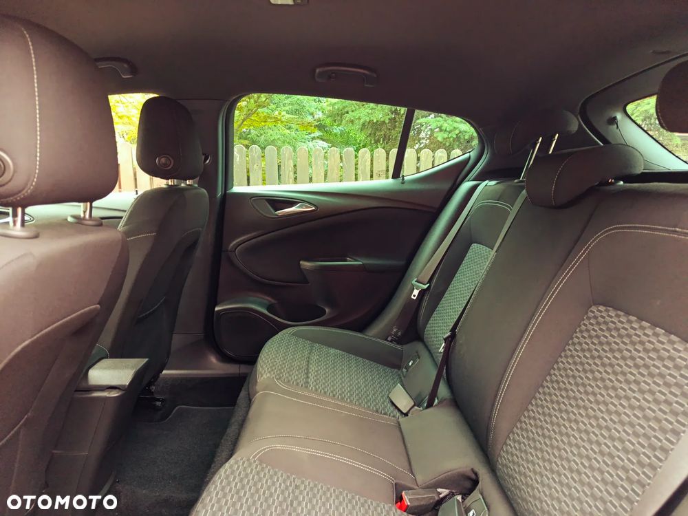Opel Astra 1.6 CDTI Cosmo - 9