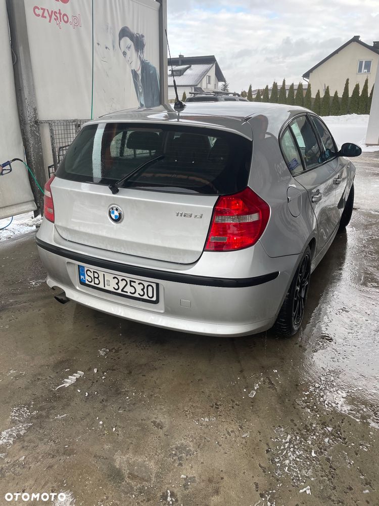 BMW Seria 1 118d DPF - 8