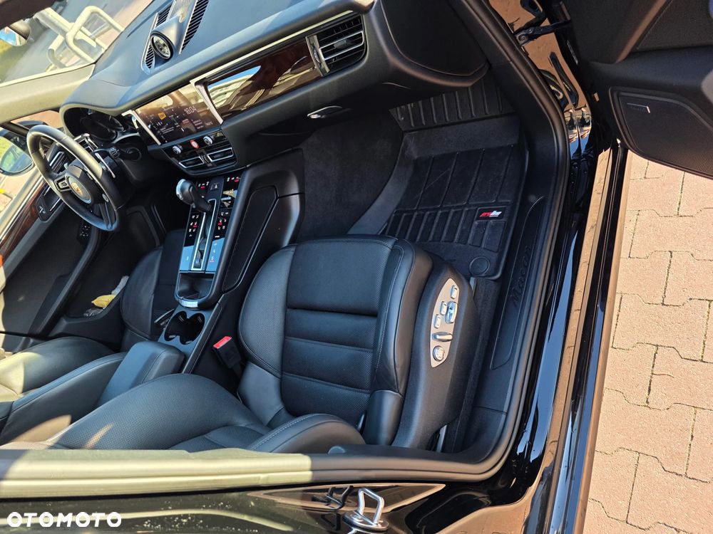 Porsche Macan Standard - 36