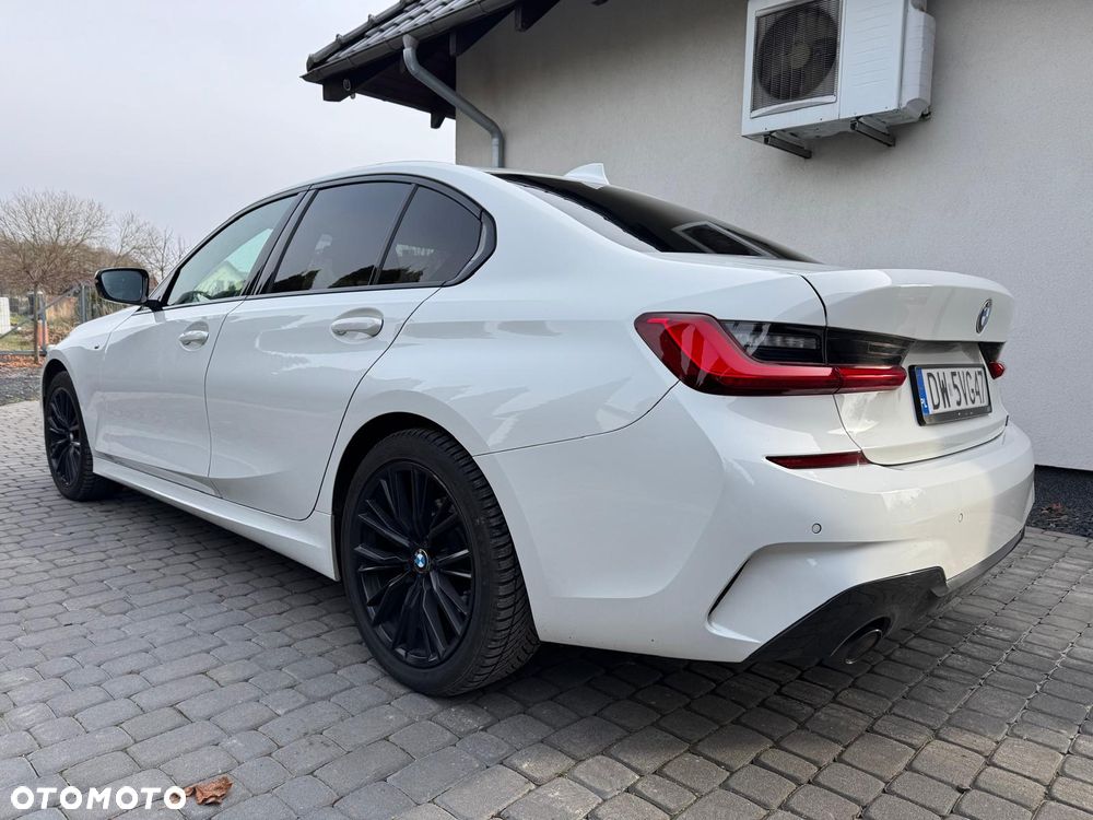 BMW Seria 3 318d M Sport - 9