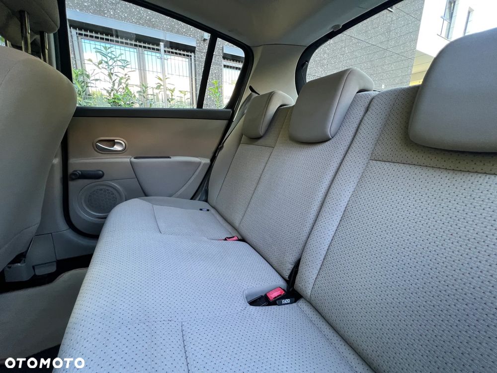 Renault Clio - 16