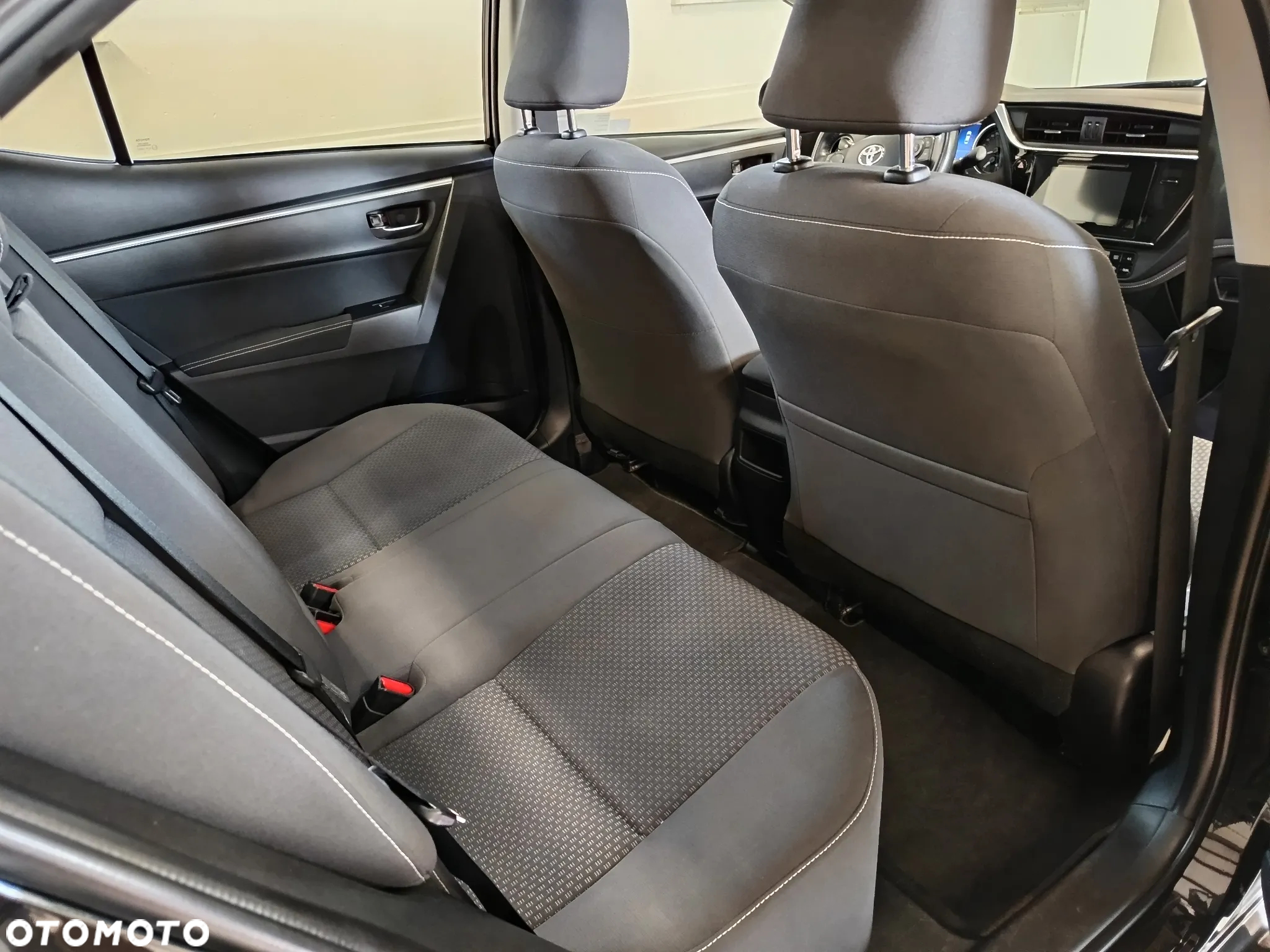 Toyota Corolla 1.6 Comfort - 13