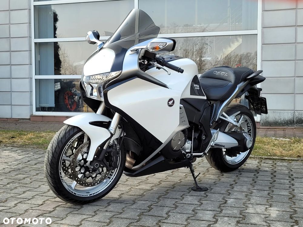 Honda VFR - 2