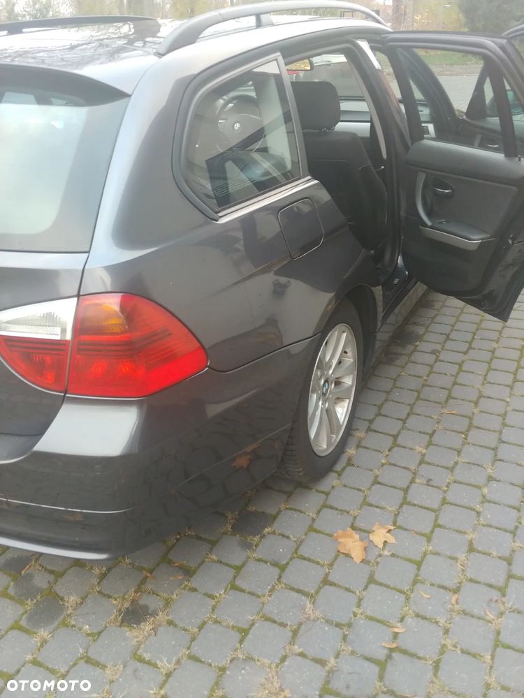 BMW Seria 3 318i - 16