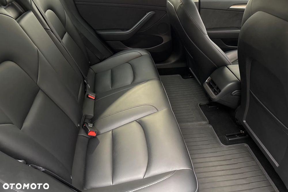 Tesla Model 3 Langstreckenbatterie Allradantrieb Dual Motor Performance - 9