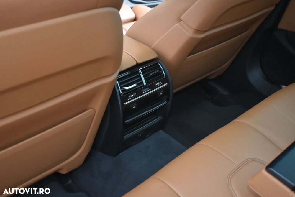 BMW Seria 5 520d xDrive Touring Aut. Luxury Line - 14