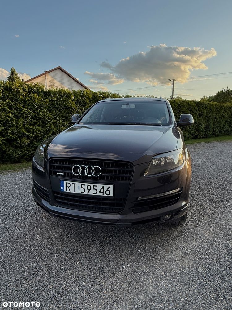 Audi Q7 - 1