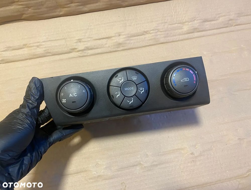 Przełączniki panel klimy klimatyzacji SsangYong Kyron 68700-0900X OE - 1