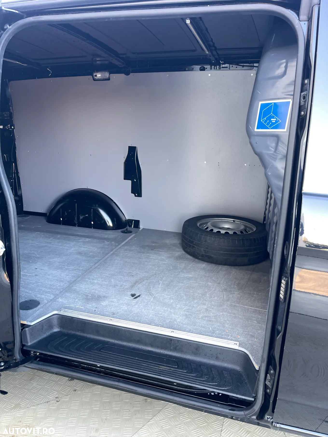 Mercedes-Benz Vito 114CDI LUNG USI SPATE - 24