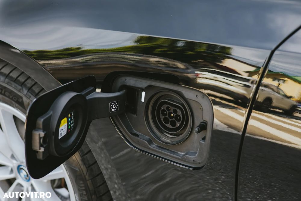 BMW Seria 3 320e xDrive Aut. Sport Line - 6