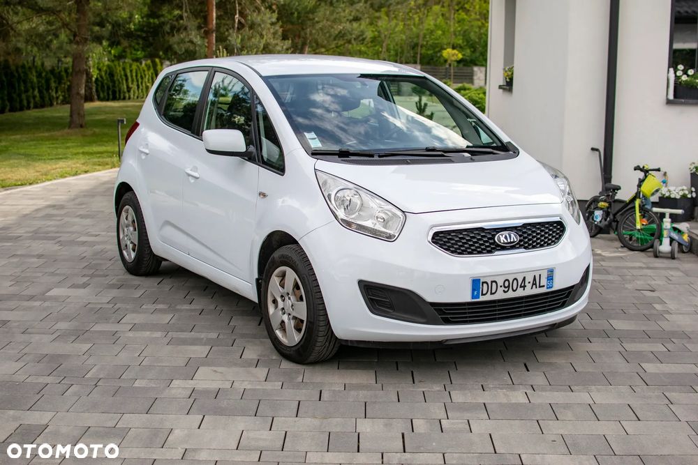 Kia Venga - 10