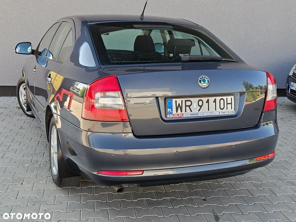 Skoda Octavia 1.6 Ambiente - 20