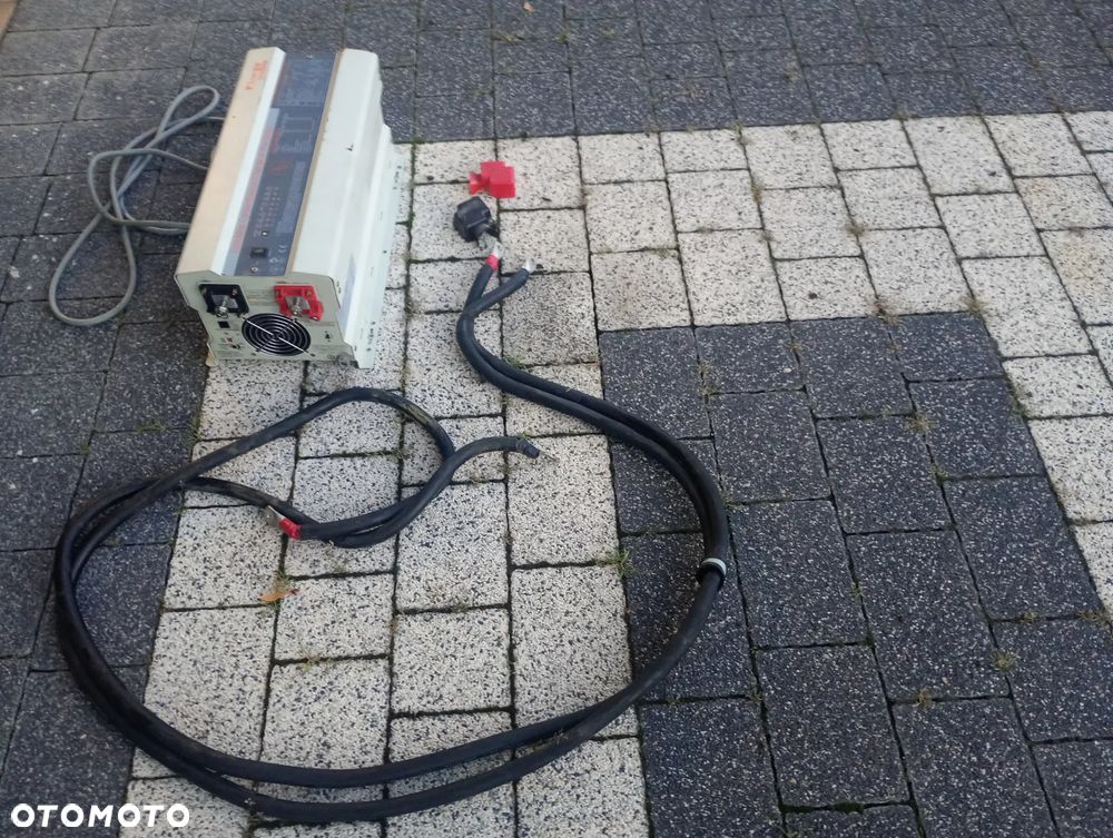 Przetwornica do  Kamperów Ładowarka 70 A Konwerterowa Falownik Sinusoidalny 2500VA - 3