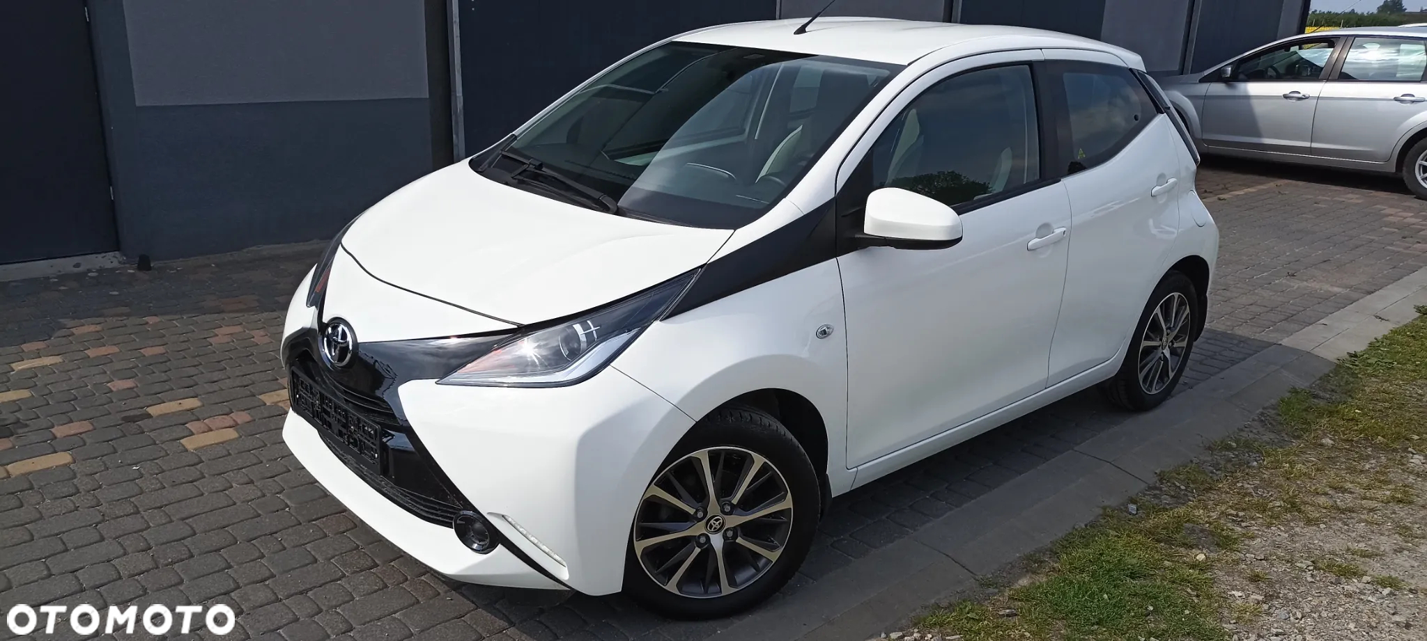 Toyota Aygo x-play touch - 6
