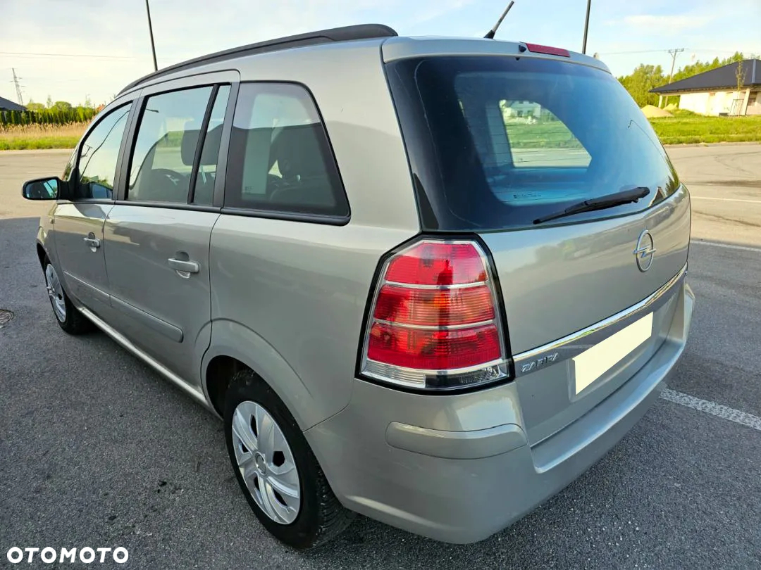 Opel Zafira 1.8 Cosmo - 36