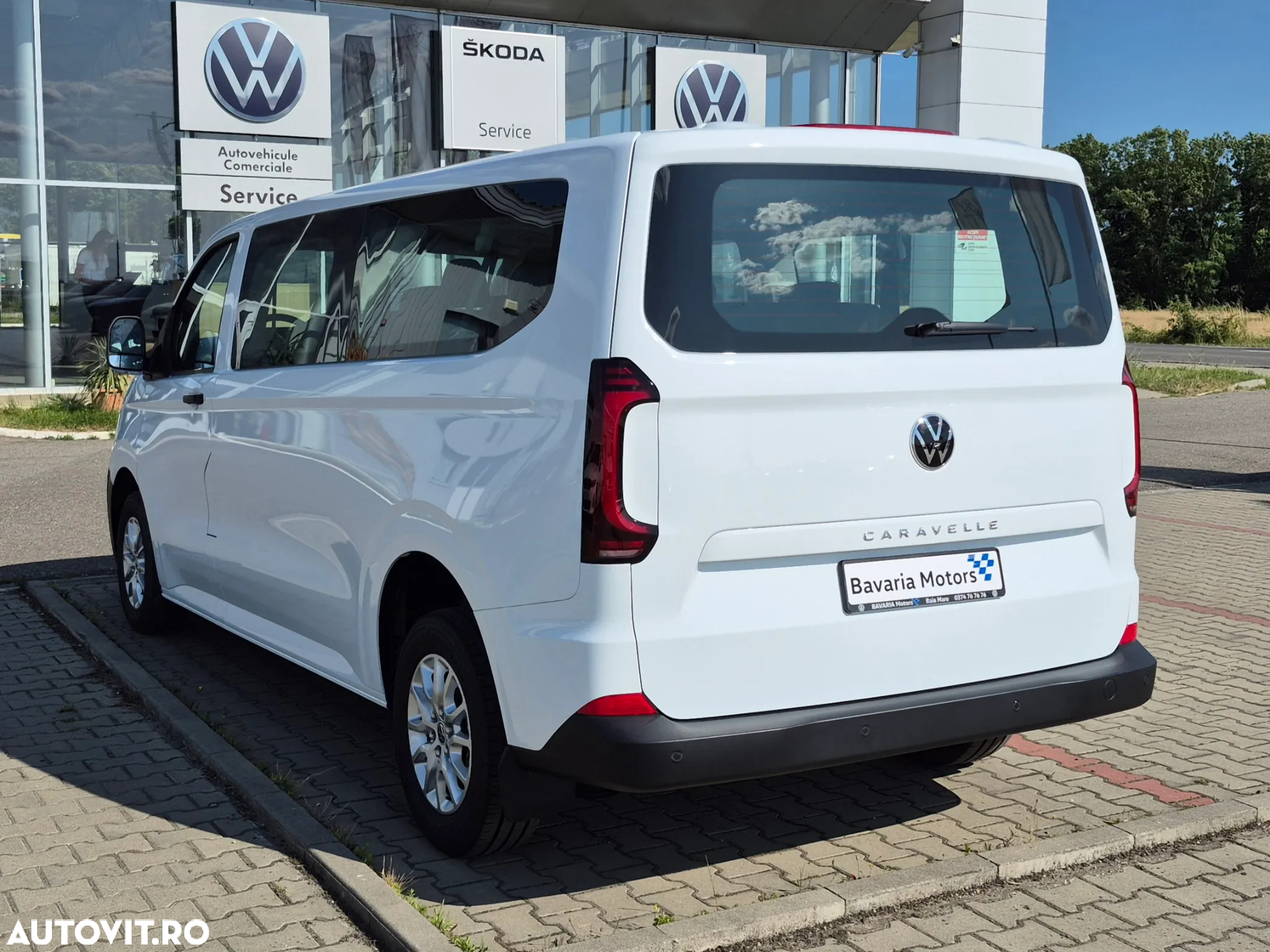 Volkswagen Caravelle - 4
