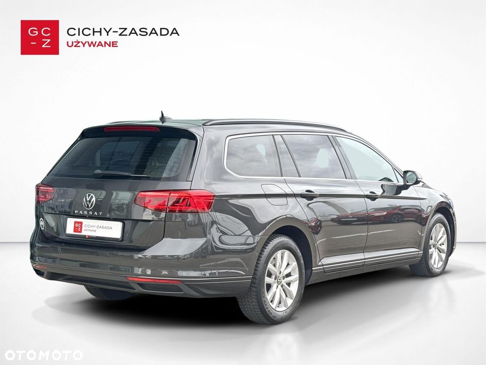 Volkswagen Passat - 5