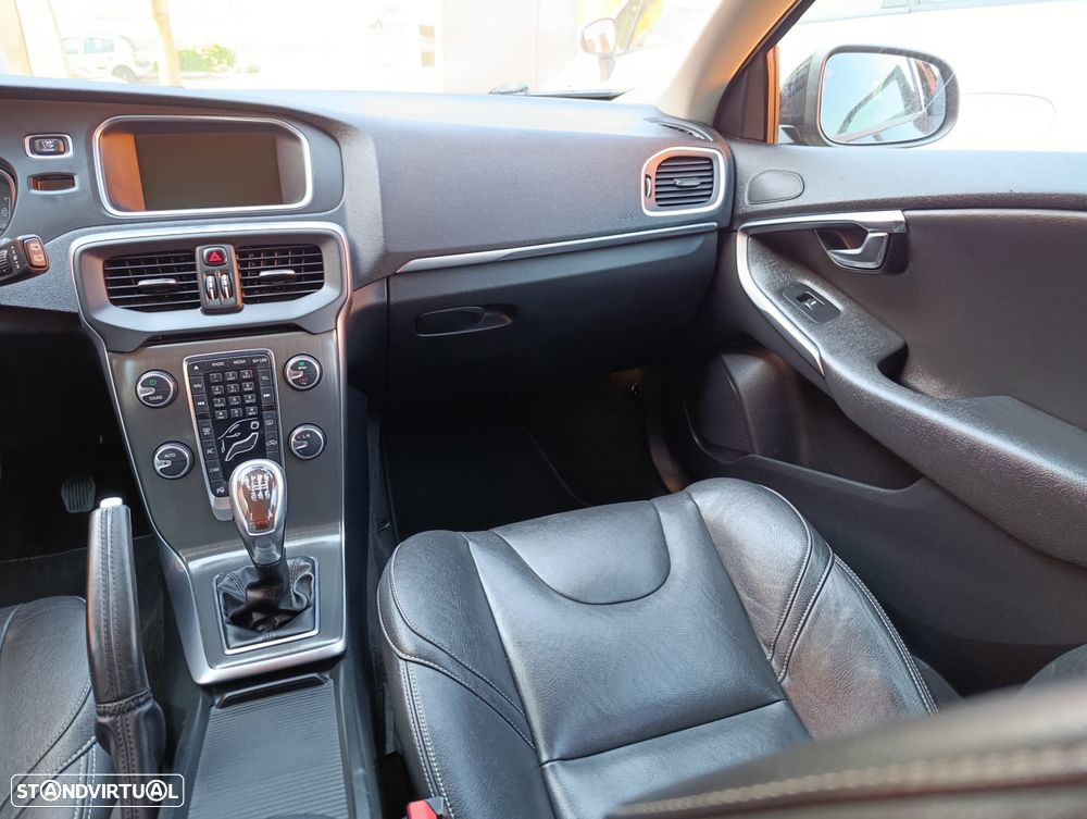 Volvo V40 D2 Kinetic - 8